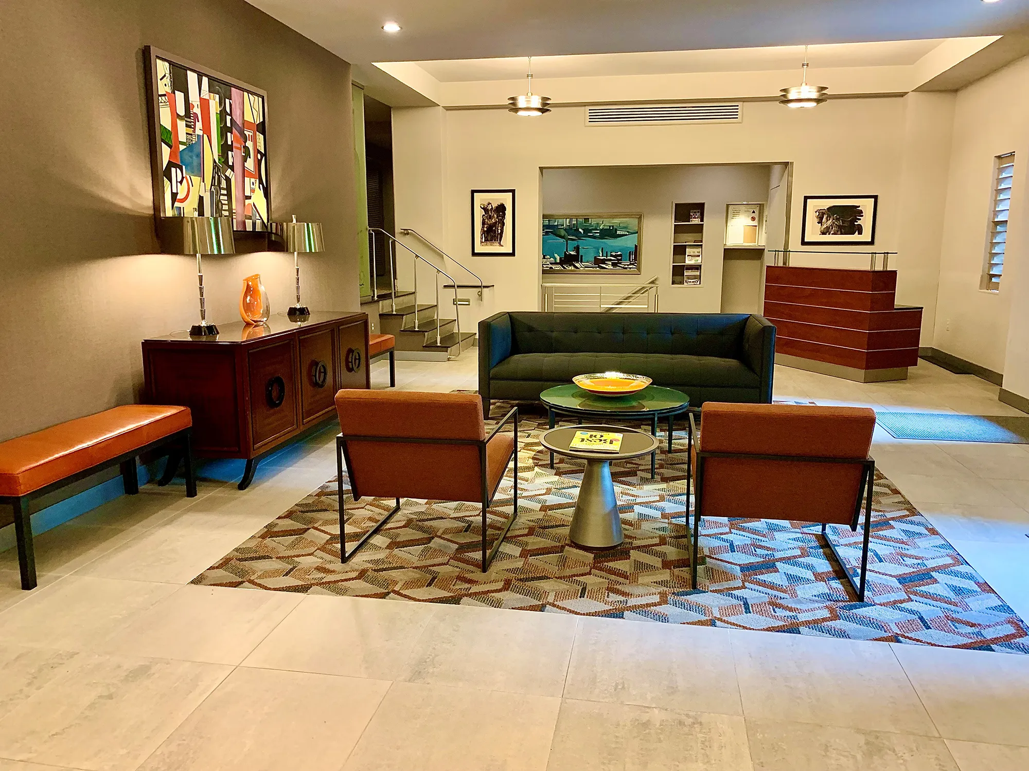 2000 Connecticut — interior photograph
