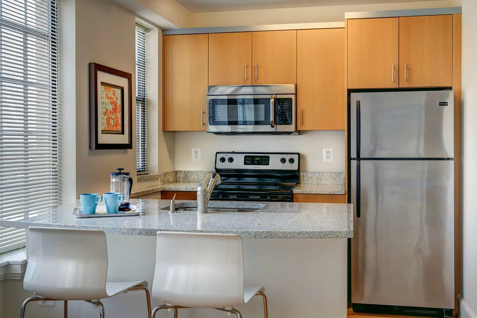 2000 Connecticut — interior photograph