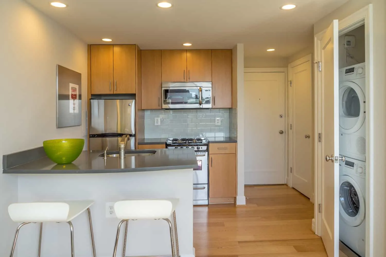 The Sutton Plaza Apartment Kitchen